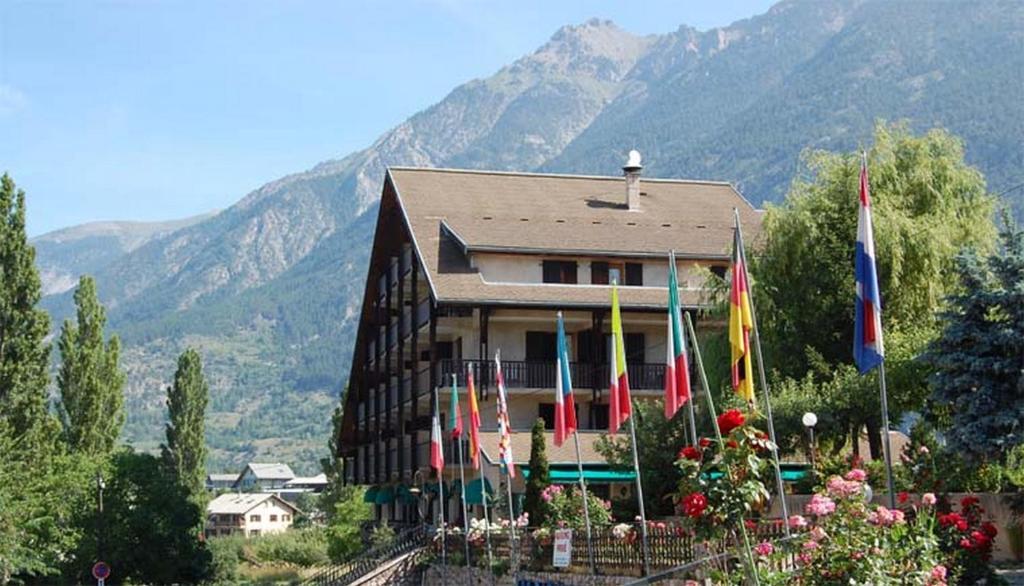 Hotel Les Barnieres Guillestre Esterno foto