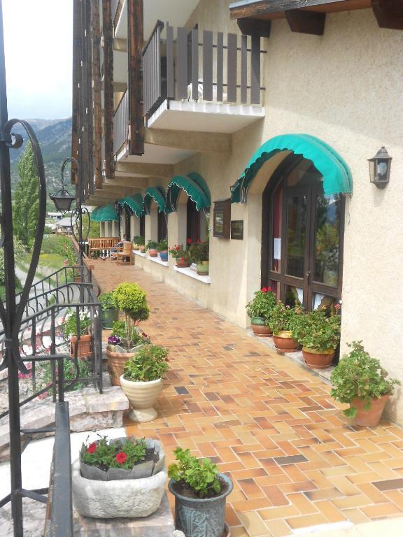Hotel Les Barnieres Guillestre Esterno foto