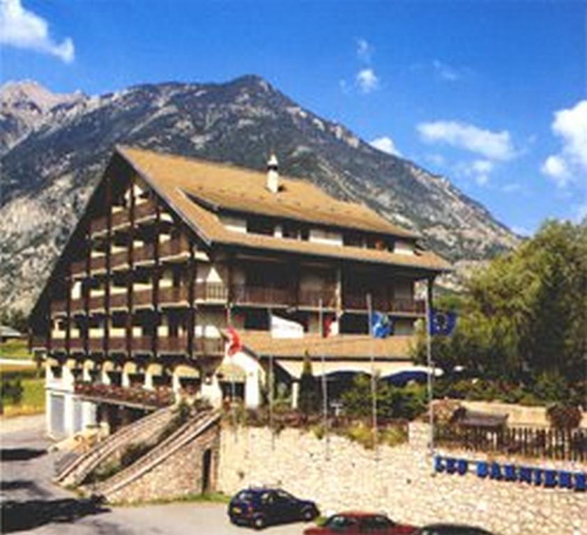 Hotel Les Barnieres Guillestre Esterno foto